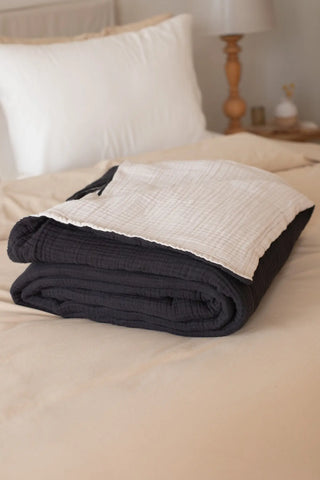 Black Light Beige reversible double-sided 8-layer muslin bedspread folded bedroom. Handwoven Denizli, OEKO-TEX. Vivamaison.