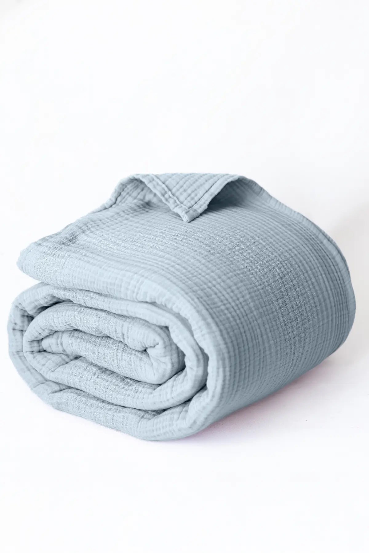 Baby Blue handwoven 4-layer muslin Turkish cotton bedspread front full. Long-staple Denizli, OEKO-TEX. Vivamaison.