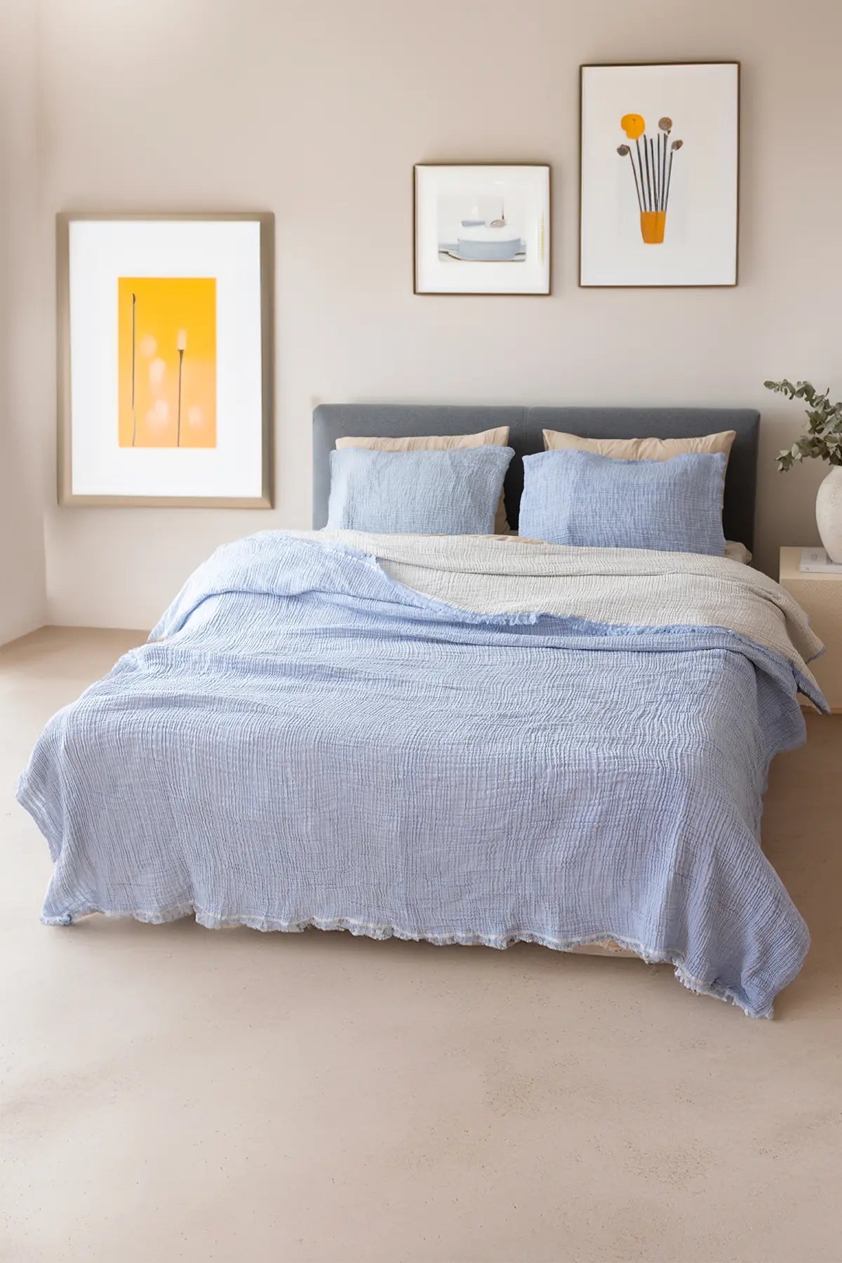 Baby Blue handwoven 4-layer soft muslin fringed bedspread fringe close up. Tasseled edges, Denizli, OEKO-TEX. Vivamaison.