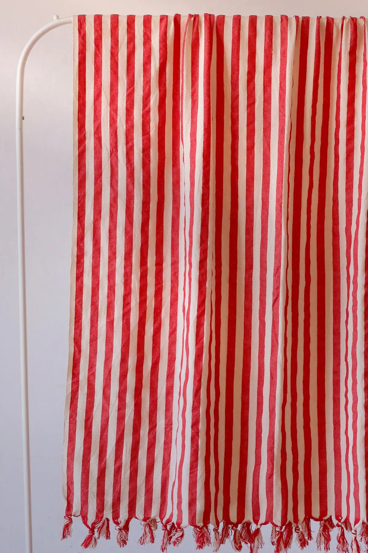 Red classic striped peshtemal towel fringe detail closeup. Handwoven Turkish cotton Denizli, OEKO-TEX. Vivamaison.