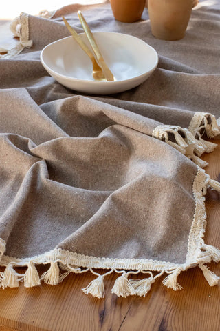Brown handwoven Turkish cotton tassel table runner tassel detail. Hand-tied tassels Denizli, OEKO-TEX. Vivamaison.