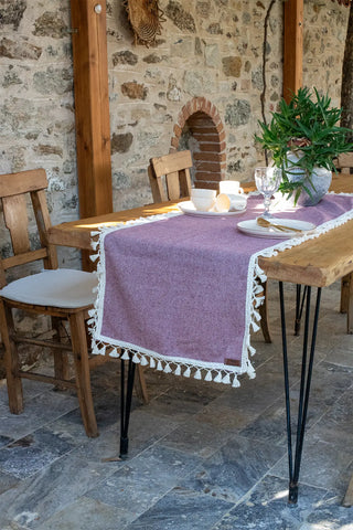 Plum handwoven Turkish cotton tassel table runner table setting. Hand-tied tassels Denizli, OEKO-TEX. Vivamaison.