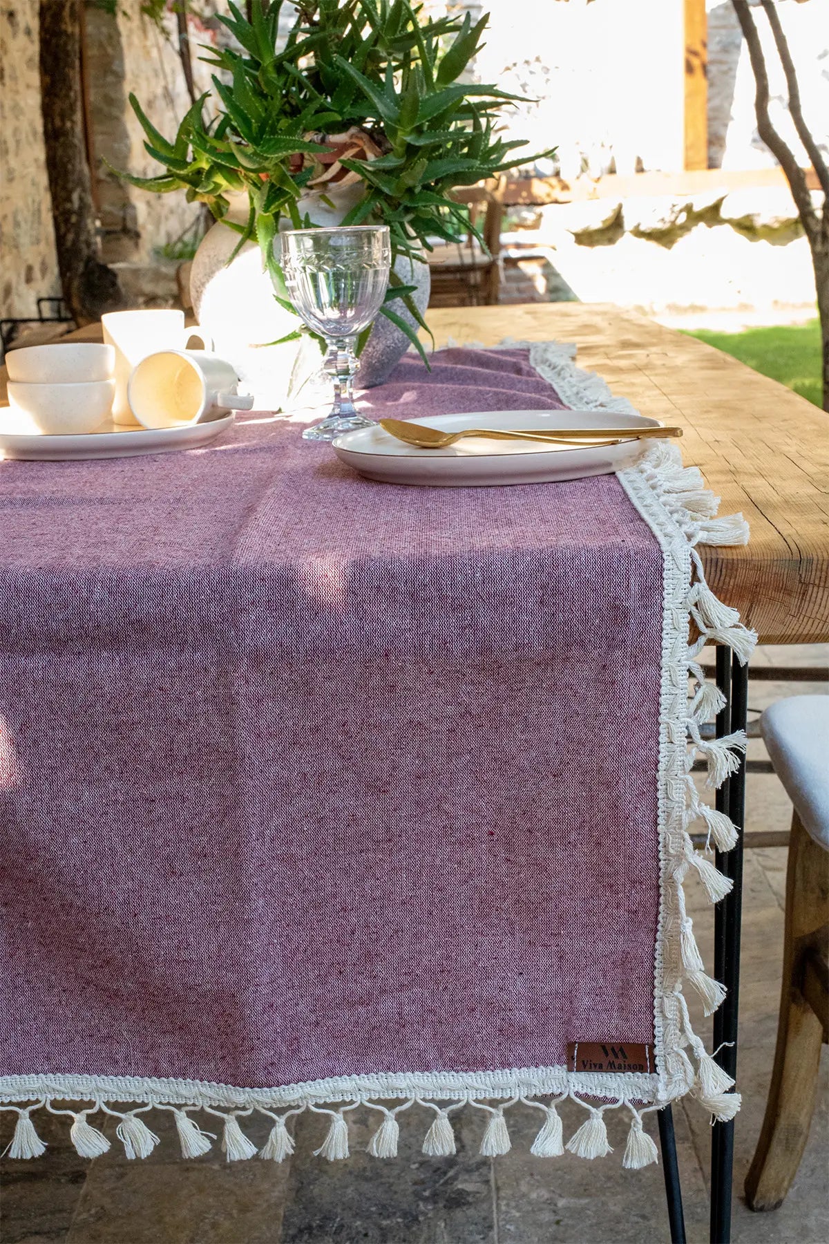 Plum handwoven Turkish cotton tassel table runner tassel detail. Hand-tied tassels Denizli, OEKO-TEX. Vivamaison.