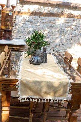 Yellow handwoven Turkish cotton tassel table runner tassel detail. Hand-tied tassels Denizli, OEKO-TEX. Vivamaison.