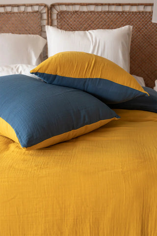 Mustard Indigo Blue reversible double-sided 4-layer muslin duvet cover pillow detail. Handwoven Denizli, OEKO-TEX. Vivamaison