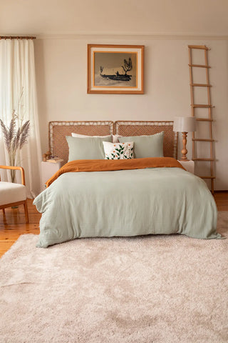 Sage Green Caramel reversible double-sided 4-layer muslin duvet cover bedroom lifestyle. Handwoven Denizli, OEKO-TEX. Vivamai
