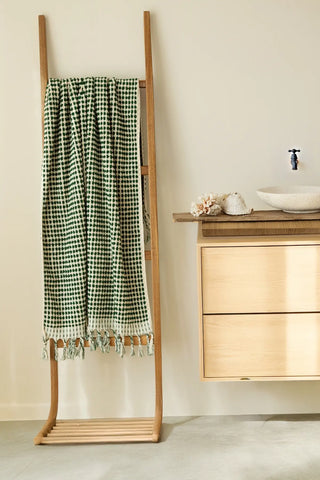 Green White handwoven Turkish cotton pom pom woven towel set fringe detail. Tasseled fringe Denizli, OEKO-TEX. Vivamaison.
