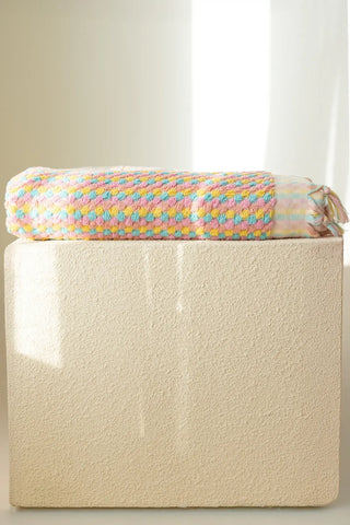 Mint Pink handwoven Turkish cotton pom pom woven towel set folded. Tasseled fringe Denizli, OEKO-TEX. Vivamaison.