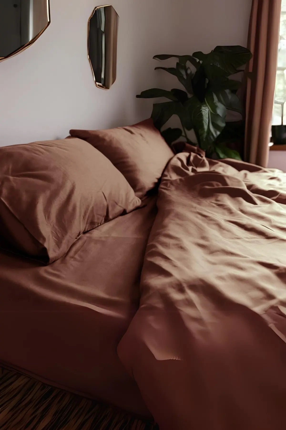 Brown stonewashed Turkish cotton duvet cover, with two pillows. Made in Denizli, Turkey. VivaMaison