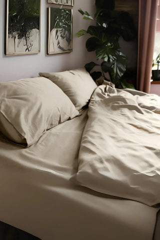 Stone handwoven stonewashed Turkish cotton duvet cover folded flat lay. Vintage-soft Denizli, OEKO-TEX. Vivamaison.