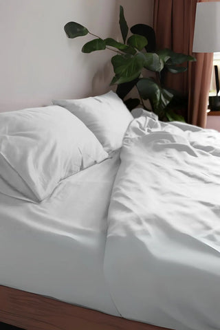 White handwoven stonewashed Turkish cotton duvet cover pillow pair. Vintage-soft Denizli, OEKO-TEX. Vivamaison.