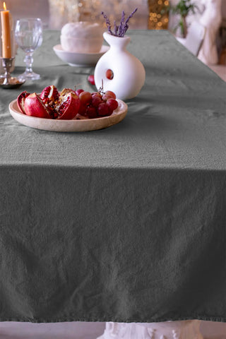 Anthracite handwoven stonewashed Turkish cotton tablecloth detail. Vintage-soft Denizli, OEKO-TEX. Vivamaison.