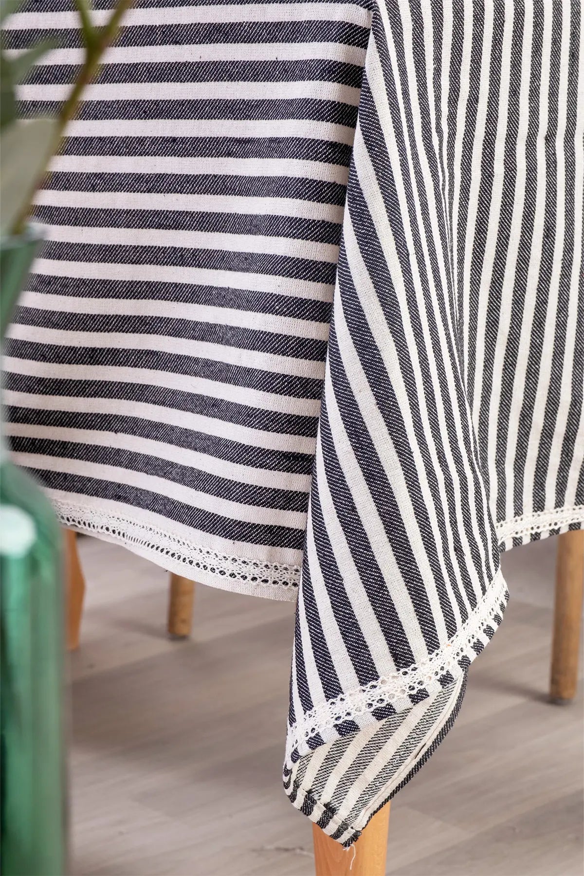 Coral handwoven striped linen lace cotton tablecloth lifestyle. Crocheted lace Denizli, OEKO-TEX. Vivamaison.