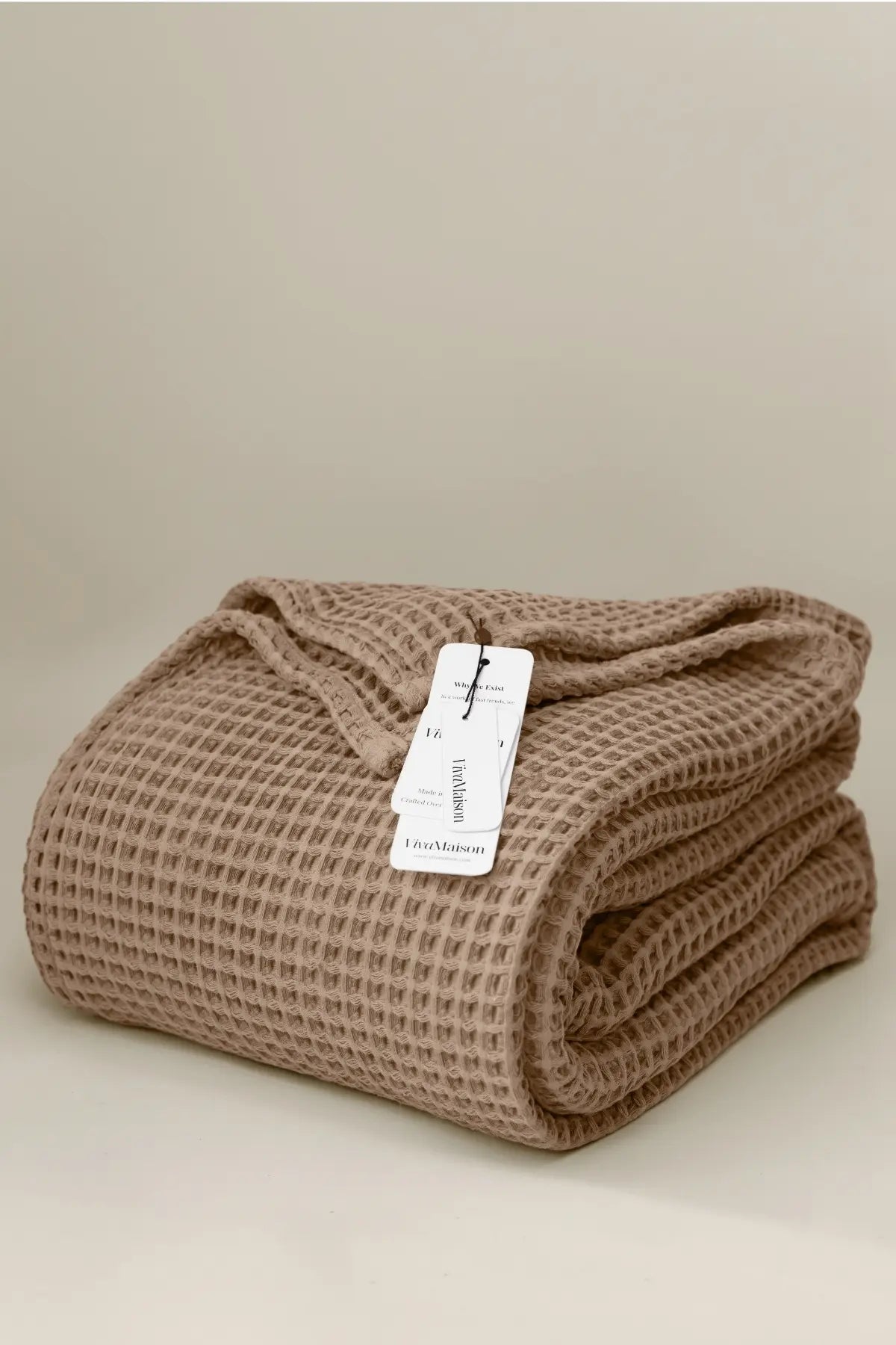 Brown handwoven Turkish cotton waffle weave bedspread front full. 350 GSM Denizli, OEKO-TEX. Vivamaison.