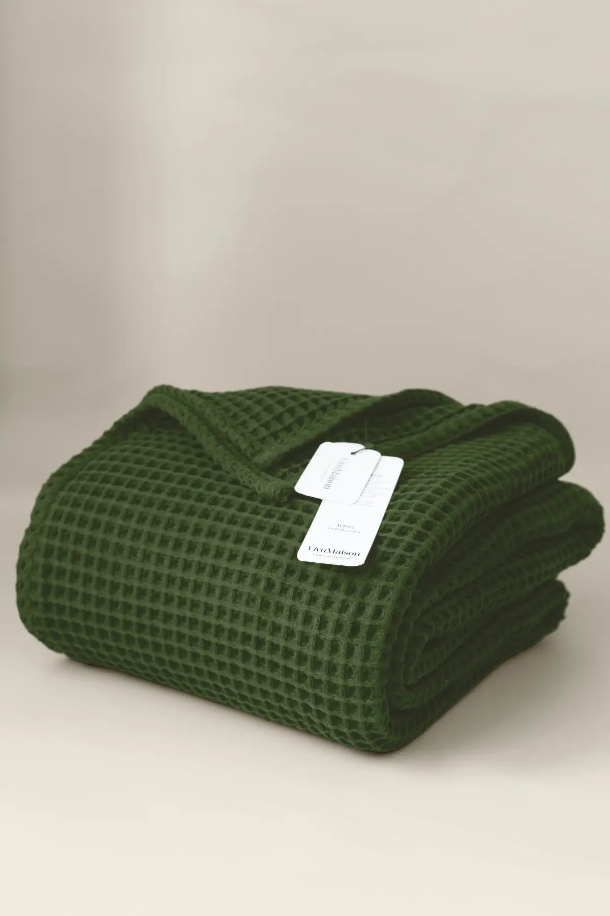 Dark Green handwoven Turkish cotton waffle weave bedspread lifestyle. 350 GSM Denizli, OEKO-TEX. Vivamaison.