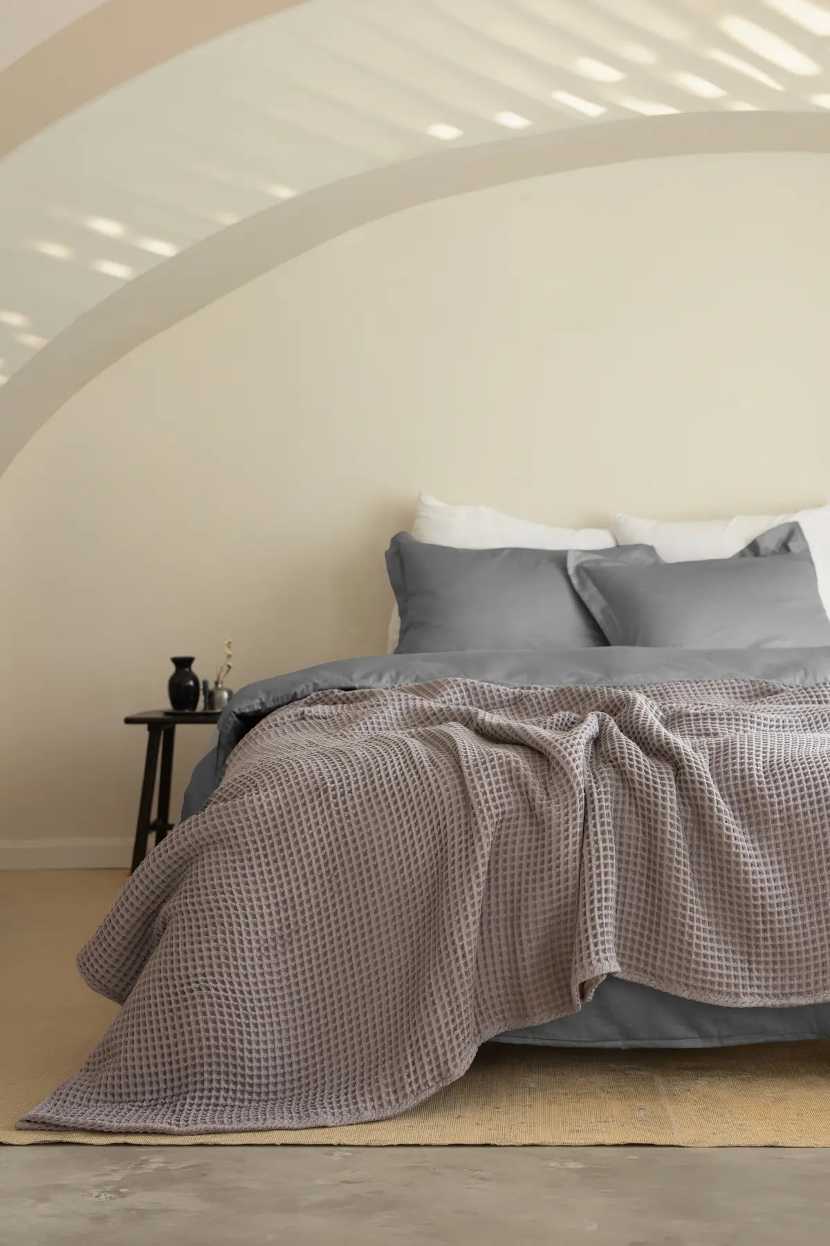 Grey handwoven Turkish cotton waffle weave bedspread detail. 350 GSM Denizli, OEKO-TEX. Vivamaison.