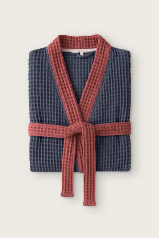 Handwoven two-tone waffle kimono bathrobe in anthracite - burgundy, folded front view with contrast collar and tied belt