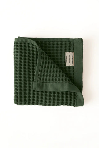 Dark Green handwoven Turkish cotton waffle weave towel bathroom 4-piece set styling. Denizli, OEKO-TEX. Vivamaison.