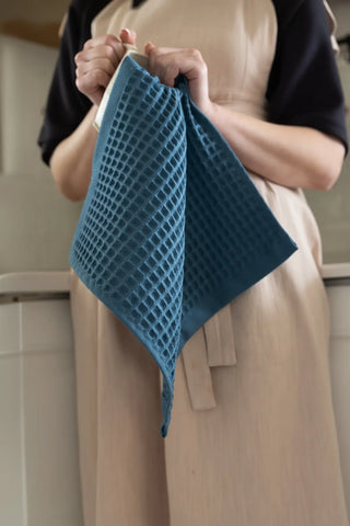 Indigo Blue handwoven Turkish cotton waffle weave towel bathroom styling. Denizli, OEKO-TEX. Vivamaison.