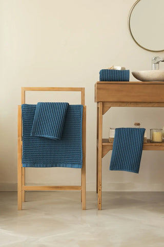 Indigo Blue handwoven Turkish cotton waffle weave towel hand towel folded detail. Denizli, OEKO-TEX. Vivamaison.