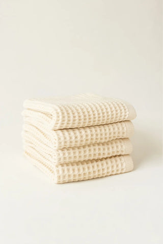 Natural handwoven Turkish cotton waffle weave towel hand towel folded detail. Denizli, OEKO-TEX. Vivamaison.