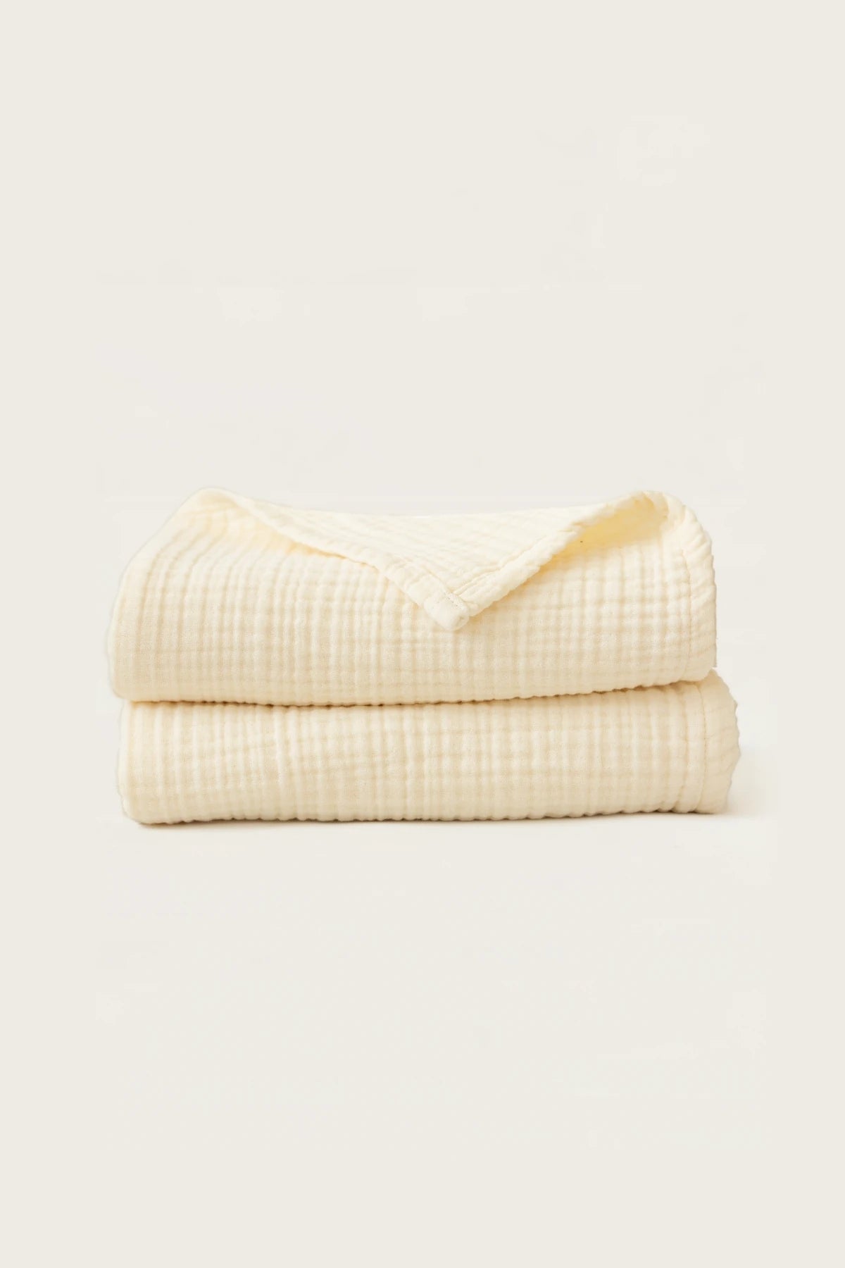 Close-up of natural muslin gauze weave on a handwoven Turkish cotton towel from VivaMaison Denizli
