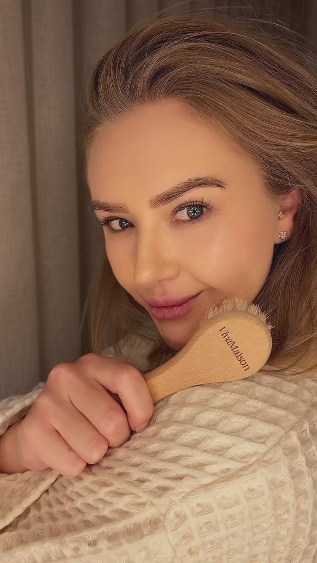 Natural bristle dry face brush in use – gentle facial dry brushing, VivaMaison