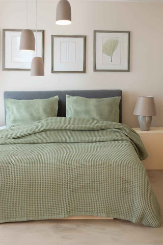 Handwoven Turkish cotton waffle weave bedspread in Natural - Vivamaison Denizli OEKO-TEX certified